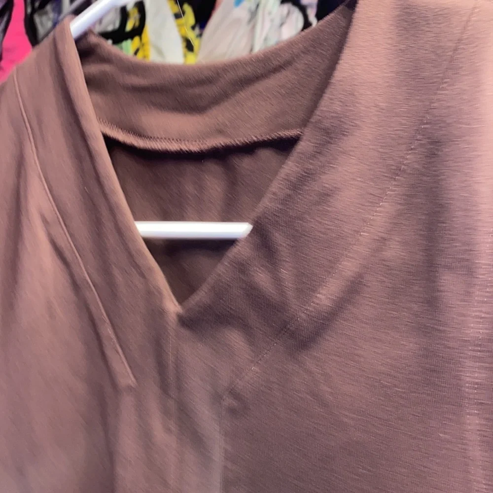 Lululemon workout top tank shirt great shape sleeveless yoga workout running - Picture 4 of 4